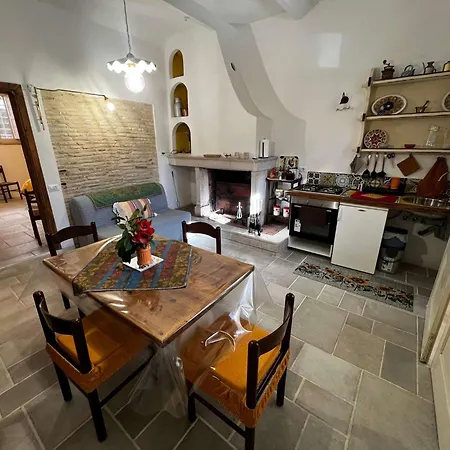 La Tana Del Pagliaro بيسكاسيرولي